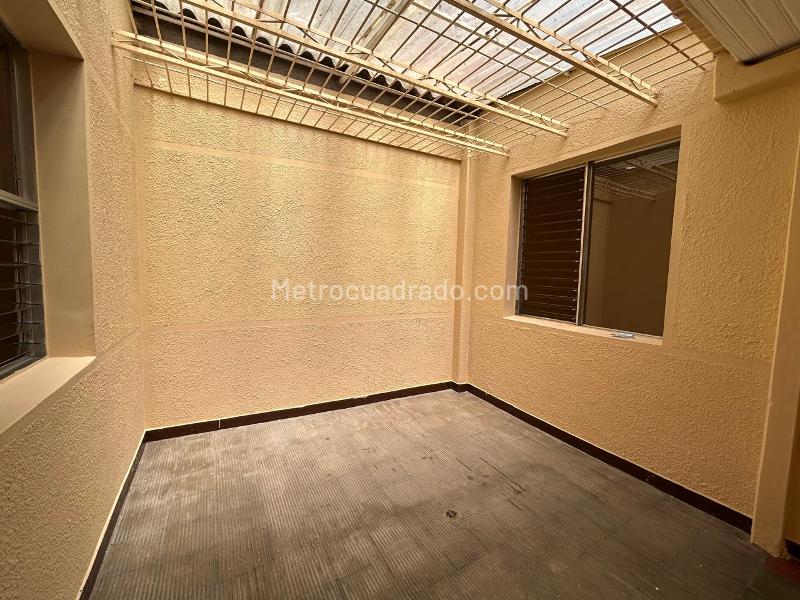 Casa en Arriendo de 5 Alcobas en Prado, Medellín - 6
