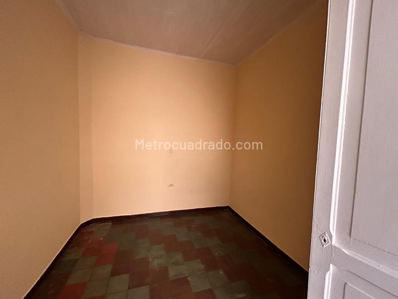 Casa en Arriendo de 5 Alcobas en Prado, Medellín - 7