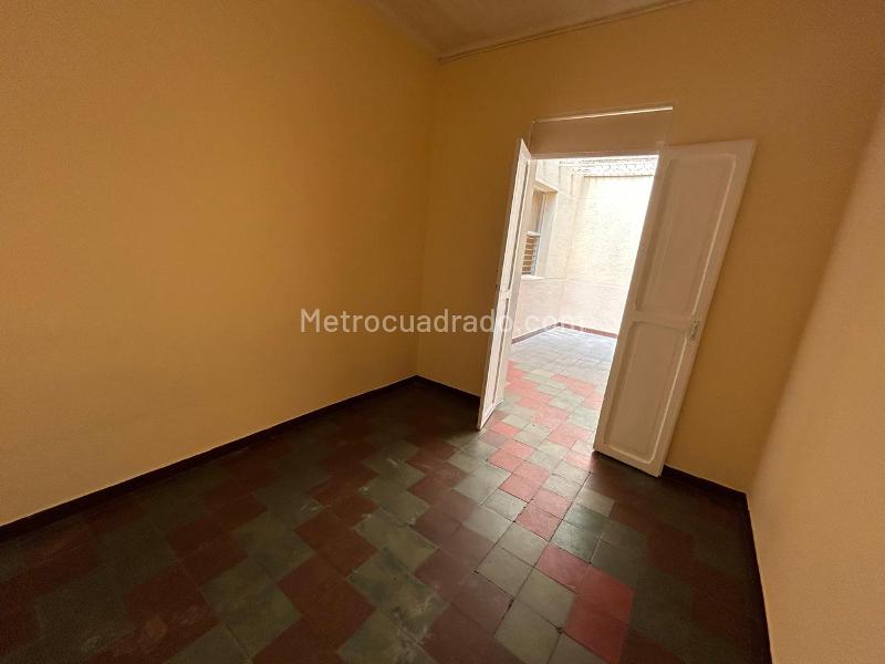 Casa en Arriendo de 5 Alcobas en Prado, Medellín - 8
