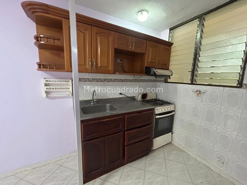 Apartamento de 2 Alcobas en Primer Piso en Villa Hermosa, Medellín - 4