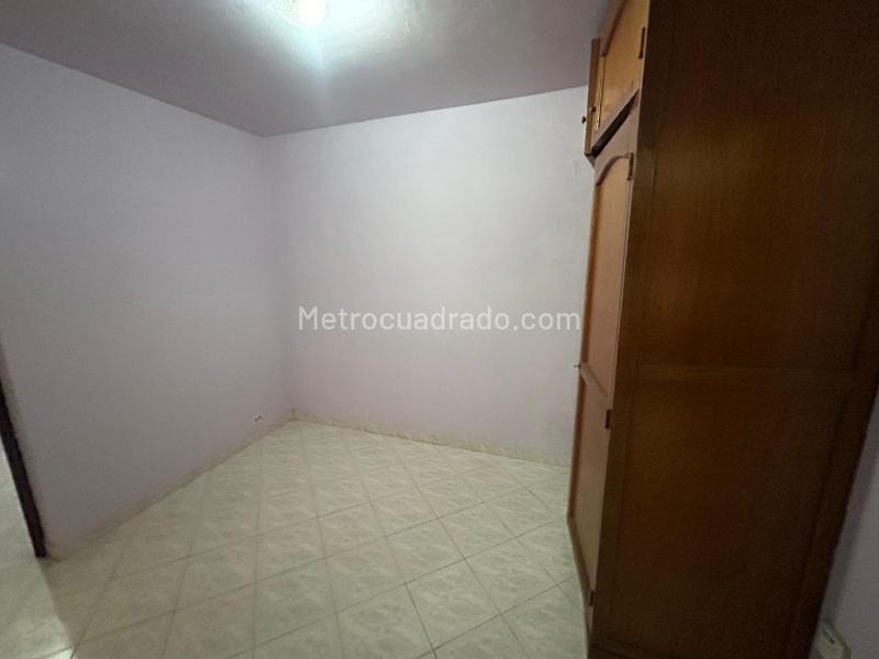 Apartamento de 2 Alcobas en Primer Piso en Villa Hermosa, Medellín - 6