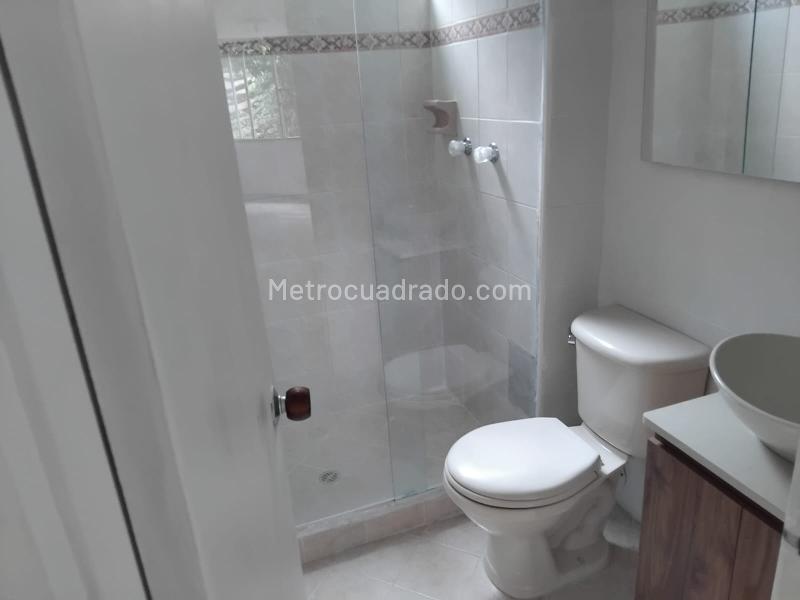 Apartamento Amplio de 4 Alcobas en Laureles