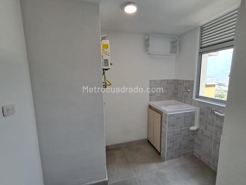 Apartamento en Arriendo, Bucaros, Bello - 4