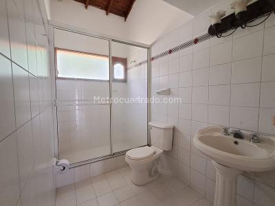 Casa de 4 alcobas en venta en La Mina, Envigado · foto 19 de 20