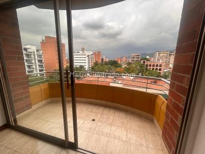 Apartamento de 3 alcobas en arriendo en Laureles, Medellín, 145 m² · foto 4 de 20