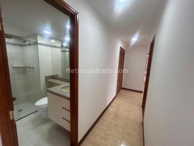 Apartamento de 3 alcobas en arriendo en Laureles, Medellín, 145 m² · foto 14 de 20