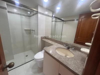 Apartamento de 3 alcobas en arriendo en Laureles, Medellín, 145 m² · foto 15 de 20