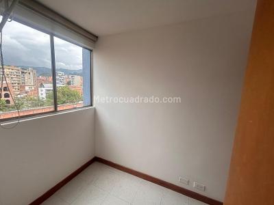 Apartamento de 3 alcobas en arriendo en Laureles, Medellín, 145 m² · foto 19 de 20