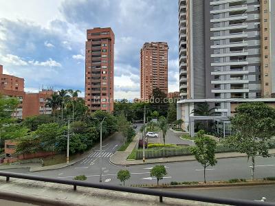 Apartamento de 5 alcobas en venta en El Poblado, Medellín, 250 m² · foto 9 de 20
