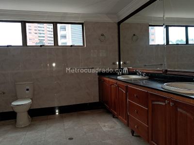 Apartamento de 5 alcobas en venta en El Poblado, Medellín, 250 m² · foto 18 de 20