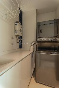 Apartamento de 1 alcoba en arriendo en El Poblado, Medellín, 76 m² · foto 3 de 12