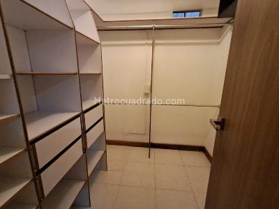 Apartamento de 2 alcobas en arriendo en El Poblado, Medellín, 73 m² · foto 10 de 15