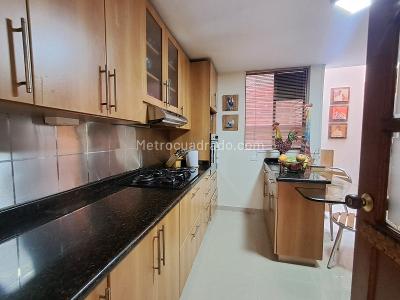 Casa de 4 alcobas en venta en Loma De Los Bernal, Medellín, 210 m² · foto 6 de 20