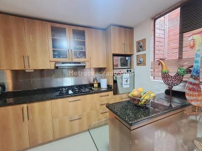 Casa de 4 alcobas en venta en Loma De Los Bernal, Medellín, 210 m² · foto 9 de 20