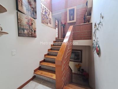 Casa de 4 alcobas en venta en Loma De Los Bernal, Medellín, 210 m² · foto 13 de 20