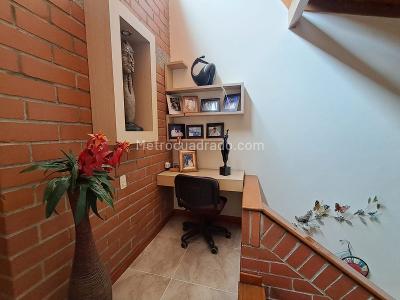 Casa de 4 alcobas en venta en Loma De Los Bernal, Medellín, 210 m² · foto 18 de 20