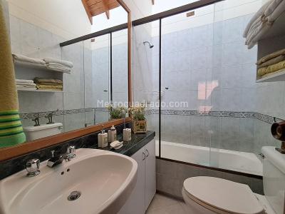 Casa de 4 alcobas en venta en Loma De Los Bernal, Medellín, 210 m² · foto 19 de 20