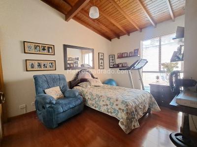 Casa de 4 alcobas en venta en Loma De Los Bernal, Medellín, 210 m² · foto 20 de 20