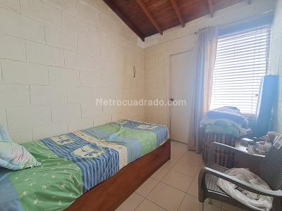 Apartamento de 3 alcobas en venta en Robledo, Medellín, 58 m² · foto 2 de 15