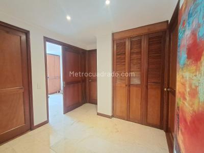 Apartamento en venta en El Poblado, Medellín · foto 7 de 20