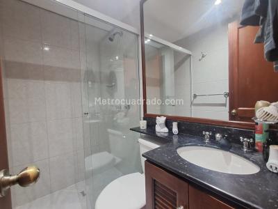 Apartamento en venta en El Poblado, Medellín · foto 8 de 20