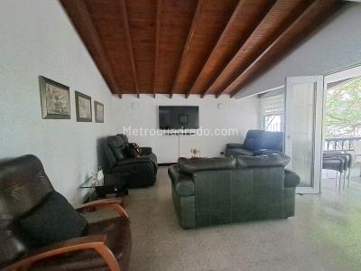 Casa de 4 alcobas en venta en Laureles, Medellín, 208 m² · foto 3 de 20