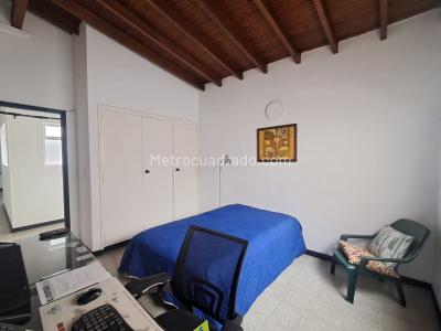 Casa de 4 alcobas en venta en Laureles, Medellín, 208 m² · foto 15 de 20