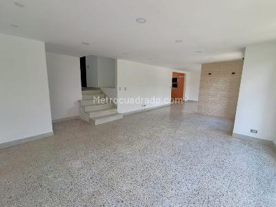 Apartamento de 3 alcobas en arriendo en Laureles, Medellín, 148 m² · foto 4 de 16