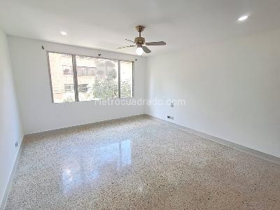 Apartamento de 3 alcobas en arriendo en Laureles, Medellín, 148 m² · foto 11 de 16
