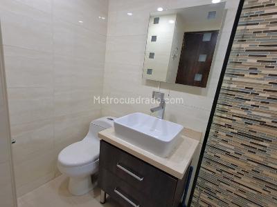Apartamento de 3 alcobas en arriendo en Laureles, Medellín, 148 m² · foto 13 de 16