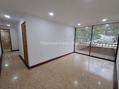 Apartamento de 3 alcobas en arriendo en El Poblado, Medellín, 150 m² · foto 2 de 20