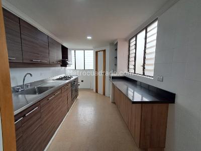 Apartamento de 3 alcobas en arriendo en El Poblado, Medellín, 150 m² · foto 6 de 20