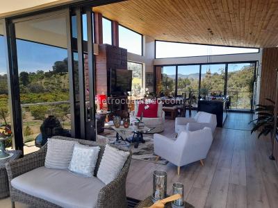 Casa de 4 alcobas en venta en Llanogrande, Medellín · foto 3 de 20