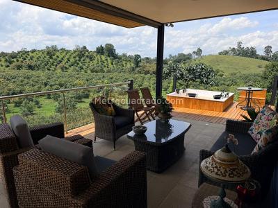 Casa de 4 alcobas en venta en Llanogrande, Medellín · foto 16 de 20