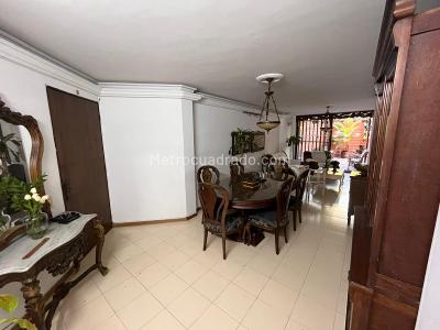 Apartamento en arriendo en Patio Bonito, Medellín · foto 3 de 13