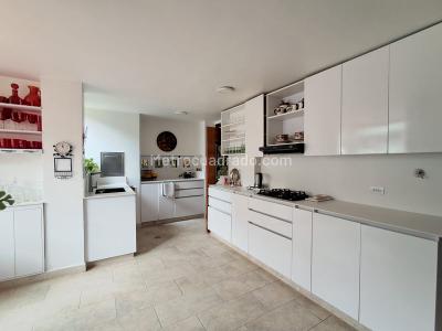 Apartamento de 4 alcobas en venta en Laureles, Medellín, 210 m² · foto 20 de 20