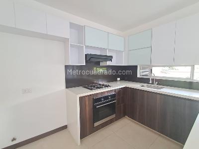 Apartamento de 3 alcobas en arriendo en El Poblado, Medellín, 107 m² · foto 3 de 19