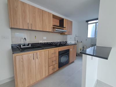 Apartamento de 3 alcobas en arriendo en El Poblado, Medellín, 46 m² · foto 3 de 19