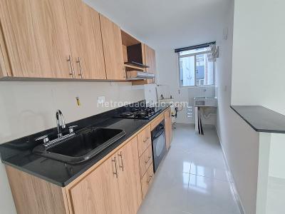 Apartamento de 3 alcobas en arriendo en El Poblado, Medellín, 46 m² · foto 4 de 19