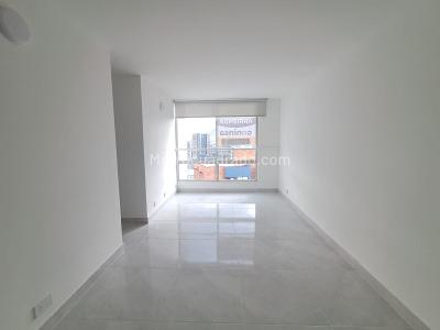 Apartamento de 3 alcobas en arriendo en El Poblado, Medellín, 46 m² · foto 7 de 19