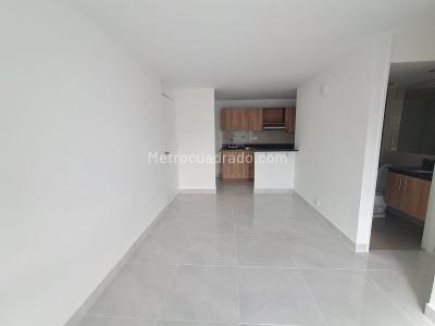 Apartamento de 3 alcobas en arriendo en El Poblado, Medellín, 46 m² · foto 8 de 19