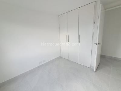 Apartamento de 3 alcobas en arriendo en El Poblado, Medellín, 46 m² · foto 11 de 19