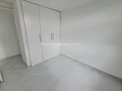 Apartamento de 3 alcobas en arriendo en El Poblado, Medellín, 46 m² · foto 13 de 19