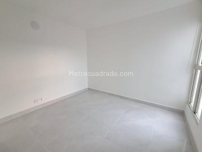 Apartamento de 3 alcobas en arriendo en El Poblado, Medellín, 46 m² · foto 14 de 19