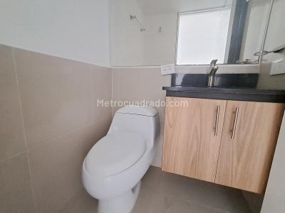 Apartamento de 3 alcobas en arriendo en El Poblado, Medellín, 46 m² · foto 18 de 19