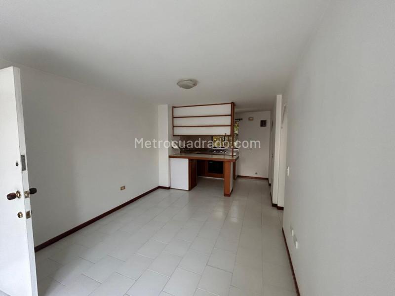 1BR Apartment in El Poblado (55 m²) - 3