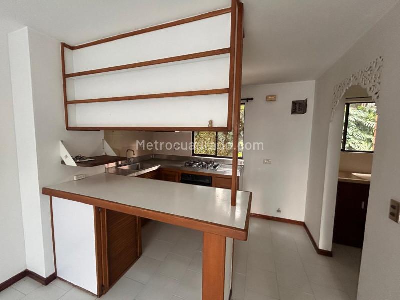 1BR Apartment in El Poblado (55 m²) - 4