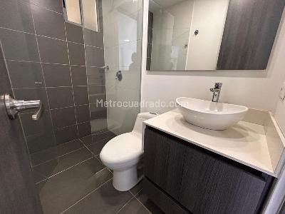 Apartamento de 1 alcoba en arriendo en Villa Carlota, Medellín, 45 m² · foto 9 de 16