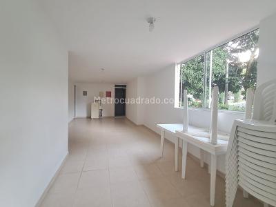 Apartamento de 5 alcobas en venta en Loma De Las Brujas, Envigado, 215 m² · foto 2 de 20