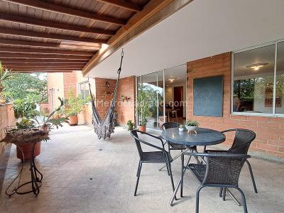 Apartamento de 5 alcobas en venta en Loma De Las Brujas, Envigado, 215 m² · foto 11 de 20